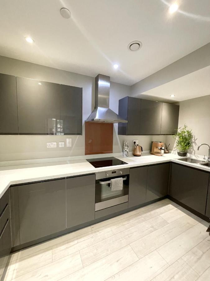 Modern Beach Apartment Southend-on-Sea Exterior photo